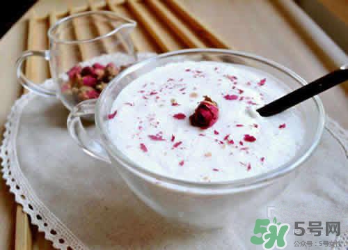 玫瑰水可以做面膜嗎？玫瑰水怎么做面膜？