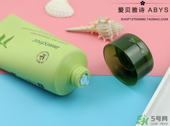 悅詩風(fēng)吟綠茶洗面奶適合什么膚質(zhì)？悅詩風(fēng)吟洗面奶適合油性肌膚嗎？
