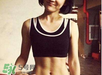 女生馬甲線怎么練？馬甲線多久能練出來