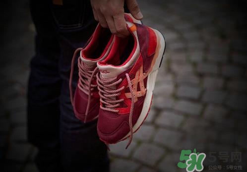 亞瑟士和耐克哪個好？asics和nike跑鞋哪個更好？