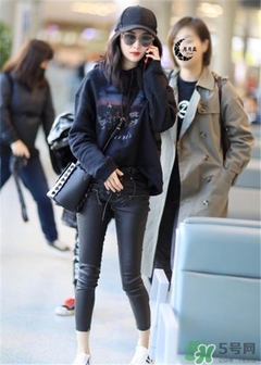 miumiu水桶包怎么搭配？miumiu水桶包怎么搭配好看？