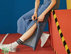 牛仔闊腿褲搭配什么鞋子？闊腿牛仔褲搭配什么鞋子好看？
