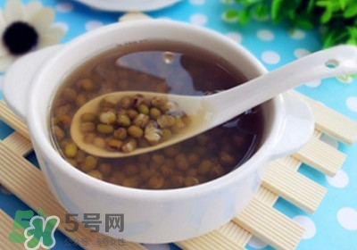 吃菠蘿舌頭麻怎么回事？吃菠蘿舌頭麻是過敏嗎