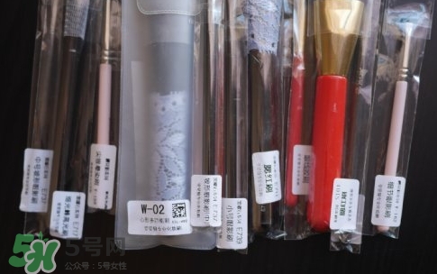 受受狼家的刷子怎么樣？受受狼化妝刷好用嗎
