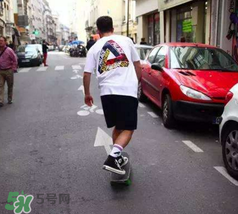 palace衣服貴嗎？palace衣服一般多少錢？