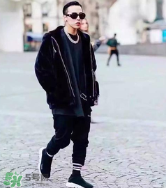 今年流行乾隆皇帝的鞋是什么牌子？乾隆皇帝同款鞋是哪個品牌？