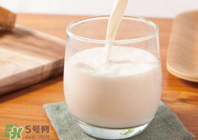 香椿可以和牛奶一起吃嗎？香椿和牛奶能一起吃嗎？