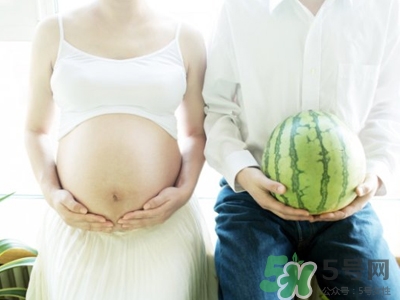 孕期高潮宮縮會怎樣？孕期高潮對小孩有害嗎？