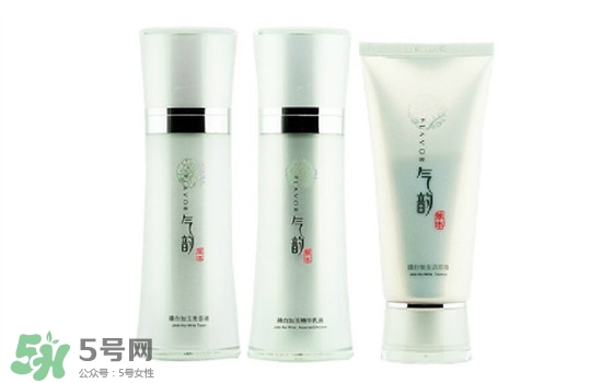 韓束和百雀羚哪個(gè)好？韓束和百雀羚哪個(gè)更補(bǔ)水？