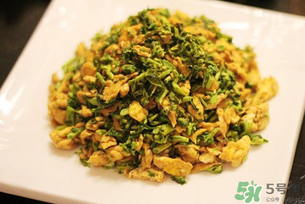 香椿炒雞蛋好吃嗎？吃香椿炒雞蛋好嗎？