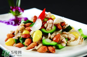 香椿和羊肉能一起吃嗎？香椿和羊肉一起吃了會(huì)怎樣？