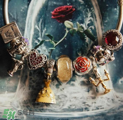潘多拉美女與野獸手鏈?zhǔn)鞘裁床馁|(zhì)？pandora美女與野獸是銀的嗎？