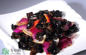 洋蔥和木耳可以一起吃嗎？洋蔥可以和木耳一起炒嗎？
