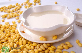 香椿和豆?jié){能一起吃嗎？喝豆?jié){可以吃香椿炒雞蛋嗎？