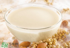 香椿和豆?jié){能一起吃嗎？喝豆?jié){可以吃香椿炒雞蛋嗎？