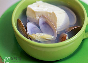 花甲能和豆腐一起吃嗎？花甲和豆腐能一起吃嗎？