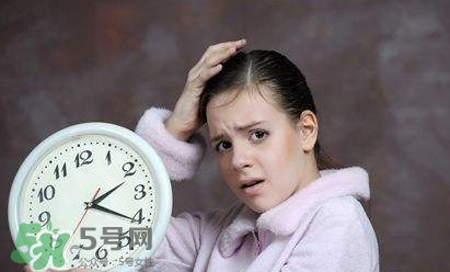 女生熬夜會平胸嗎？女生經(jīng)常熬夜的危害