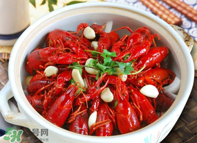 龍蝦變黑了還能吃嗎？龍蝦頭變黑了還能吃嗎？