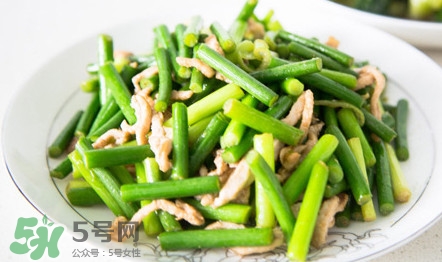 蒜苔炒什么好吃？蒜苔和什么一起炒好吃