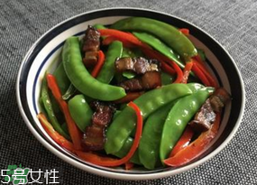 ?炒荷蘭豆要焯水嗎？荷蘭豆不焯水能吃嗎？