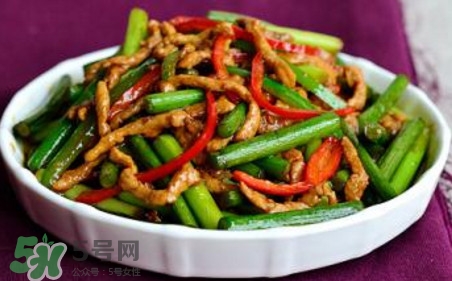 蒜苔炒肉怎么做才好吃？蒜苔炒肉的做法