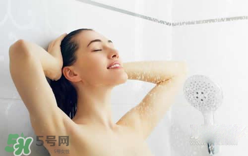 天天洗澡身上還癢是怎么回事？天天洗澡身上還癢怎么辦？