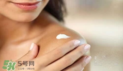 天天洗澡身上還癢是怎么回事？天天洗澡身上還癢怎么辦？