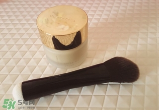 坐月子用什么粉底液？月子里用什么粉底液好