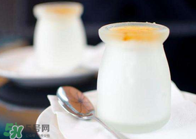 吃蝦爬子能喝酸奶嗎？蝦爬子和酸奶能一起吃嗎？