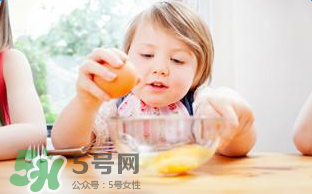 為什么不能給寶寶吃果凍？寶寶千萬不能吃的5種危險食物
