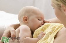 胸很大奶水卻很少怎么回事？胸大卻沒有奶水該怎么辦？