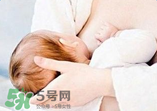 胸很大奶水卻很少怎么回事？胸大卻沒有奶水該怎么辦？