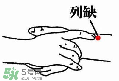 媽媽病毒性感冒需要停止喂奶嗎？媽媽感冒了喂奶需要注意什么？