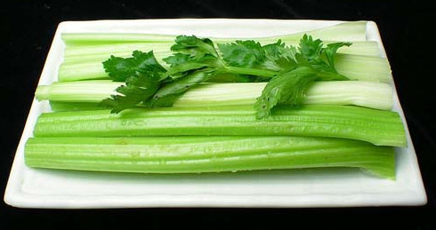 西芹是芹菜嗎？西芹和芹菜的區(qū)別