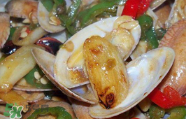 花甲能和白酒一起吃嗎？花甲和白酒在一起會(huì)食物中毒嗎？