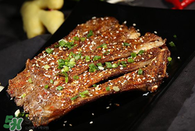 花甲和羊肉能一起吃嗎？羊肉可以和花甲一起吃嗎？