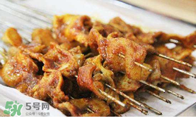 花甲和羊肉能一起吃嗎？羊肉可以和花甲一起吃嗎？