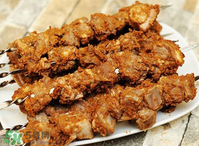 花甲和羊肉能一起吃嗎？羊肉可以和花甲一起吃嗎？