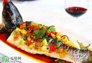花甲可以和魚(yú)一起吃嗎？花甲和魚(yú)能一起吃嗎？