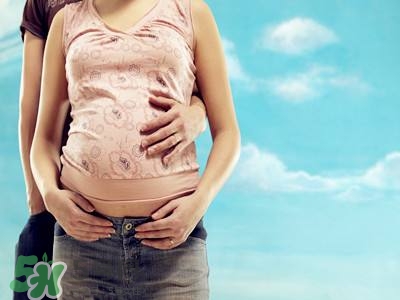 孕婦摸肚子對(duì)胎兒有什么危害嗎？孕婦摸肚子的正確方法？