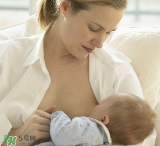 哺乳期奶水時多時少是什么原因？哺乳期奶水時多時少怎么辦？