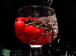 櫻桃酒能治痛風(fēng)嗎？櫻桃泡酒能治痛風(fēng)嗎？