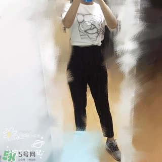 優(yōu)衣庫(kù)xKAWS合作系列衣服多少錢(qián)與試穿圖片