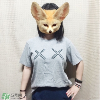 優(yōu)衣庫(kù)xKAWS合作系列衣服多少錢(qián)與試穿圖片