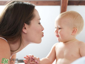 哺乳期媽媽用護(hù)膚品對(duì)寶寶有影響嗎？哺乳期能不能用護(hù)膚品？