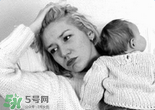 生完孩子后掉頭發(fā)是正常的嗎？產(chǎn)后掉發(fā)掉多少屬于正常?