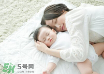 寶寶一般在什么時(shí)候會(huì)叫爸爸媽媽？寶寶說話和智力有關(guān)系嗎