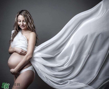 孕婦裝怎么選？孕婦裝怎么搭配好看？