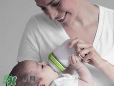 Comotomo可么多么硅膠奶瓶顏色有幾種？Comotomo可么多么有幾個顏色?