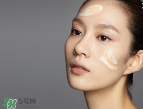粉底液可以涂在眼部嗎？粉底液涂在眼部有什么危害？